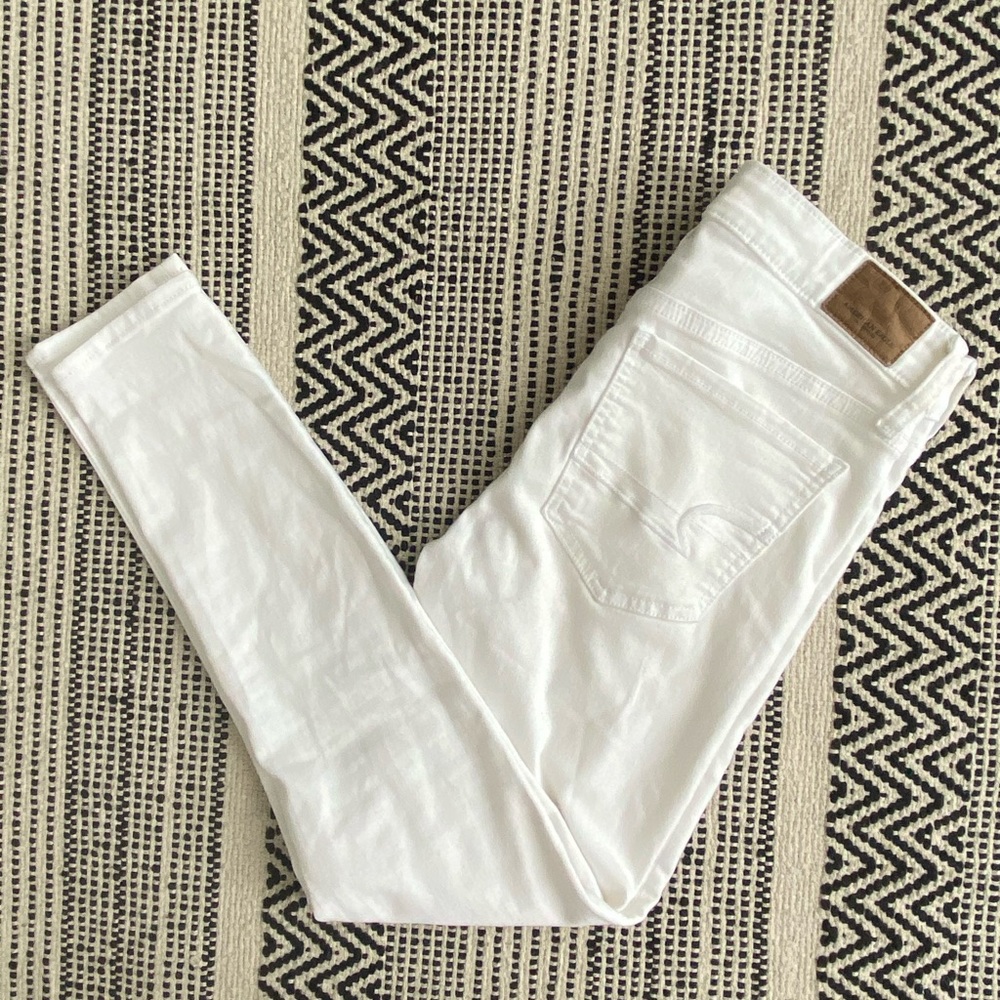 AE white jeans